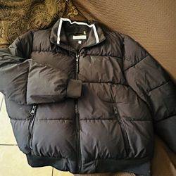 NEW CALVIN KLEIN PUFFED JACKET SIZE XL PERFECT CONDITION REGULAR PRICE IS $199 PLUS TAX 