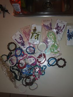 New Costume jewelry necklace and bracelets