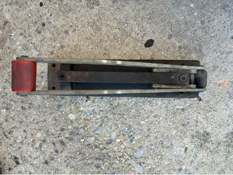 Hydraulic and air hose crumpet tool