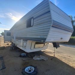 1998 Komfort 5th Wheel