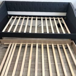 Day Bed Pull Out 