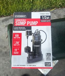 Submersible sump pump