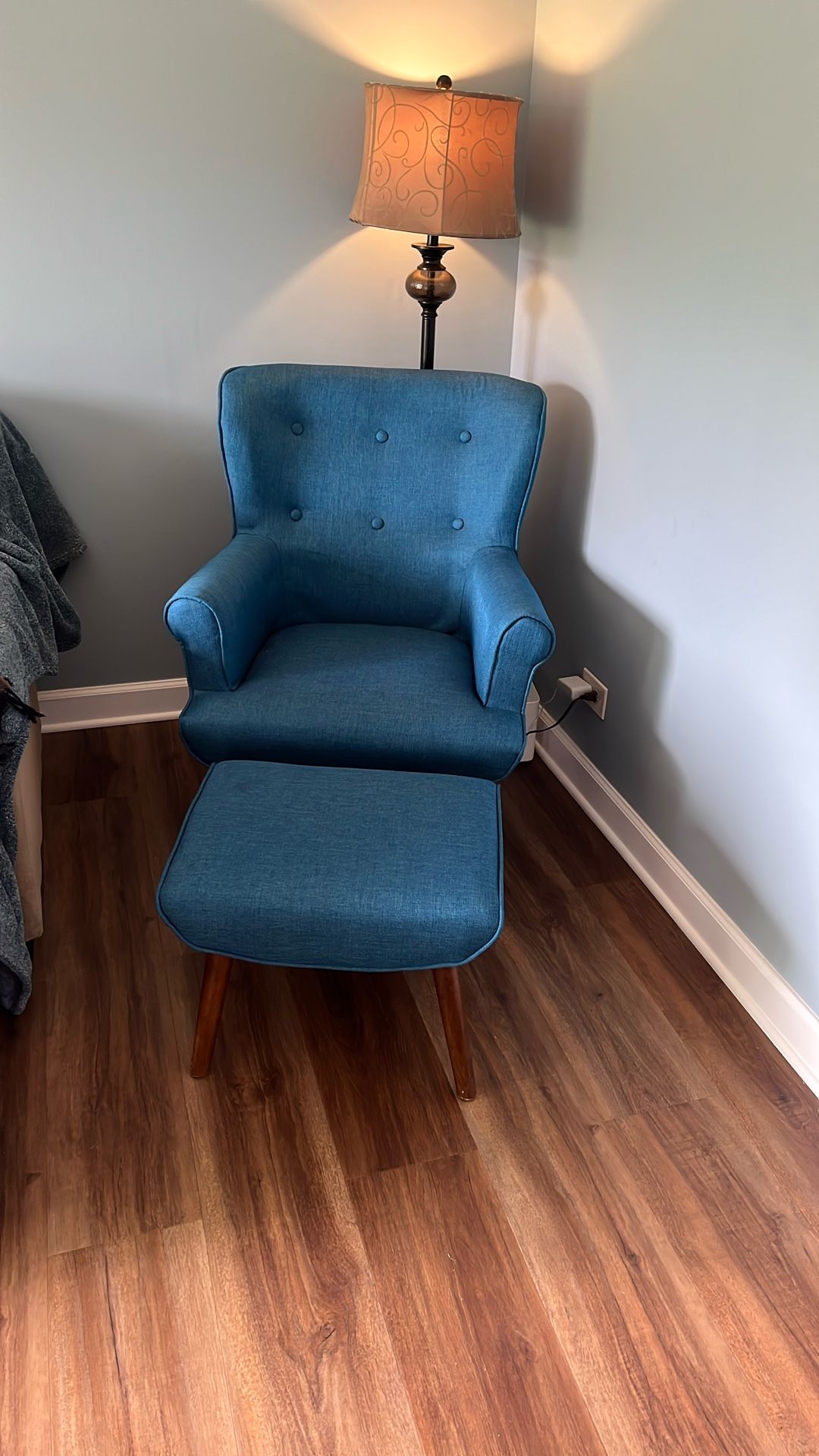 Beautiful Accent Chair With Ottoman