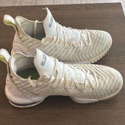 Nike LeBron 16 “Buzz Lightyear”