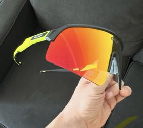 New Oakleys  Box, Pouch Cloth All Included