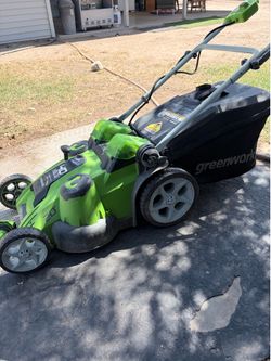 Green works lithium battery lawnmower