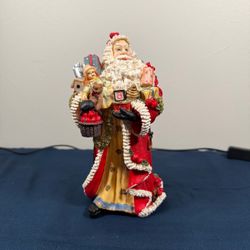 Detailed Santa Claus Christmas Figurine
