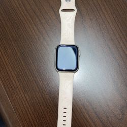 Series 8 Apple Watch GPS