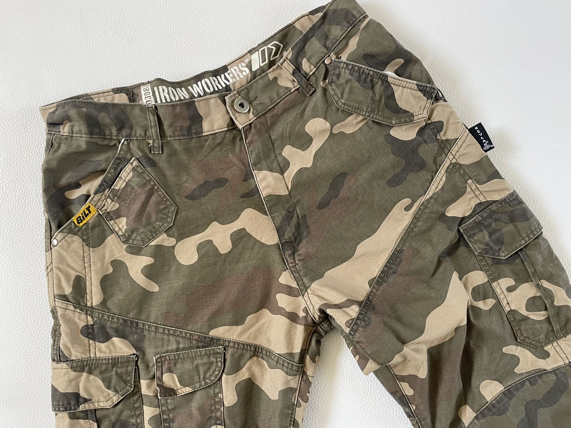 BILT Ironworkers | Camo Kevlar Utility Pants (36/42) #104P2  Size 36 Multi pockets  Button and zipper closure  3 Stitch seam protection  Double layer 