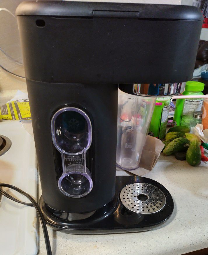 MR COFFEE ICED AND HOT COFFEE MAKER