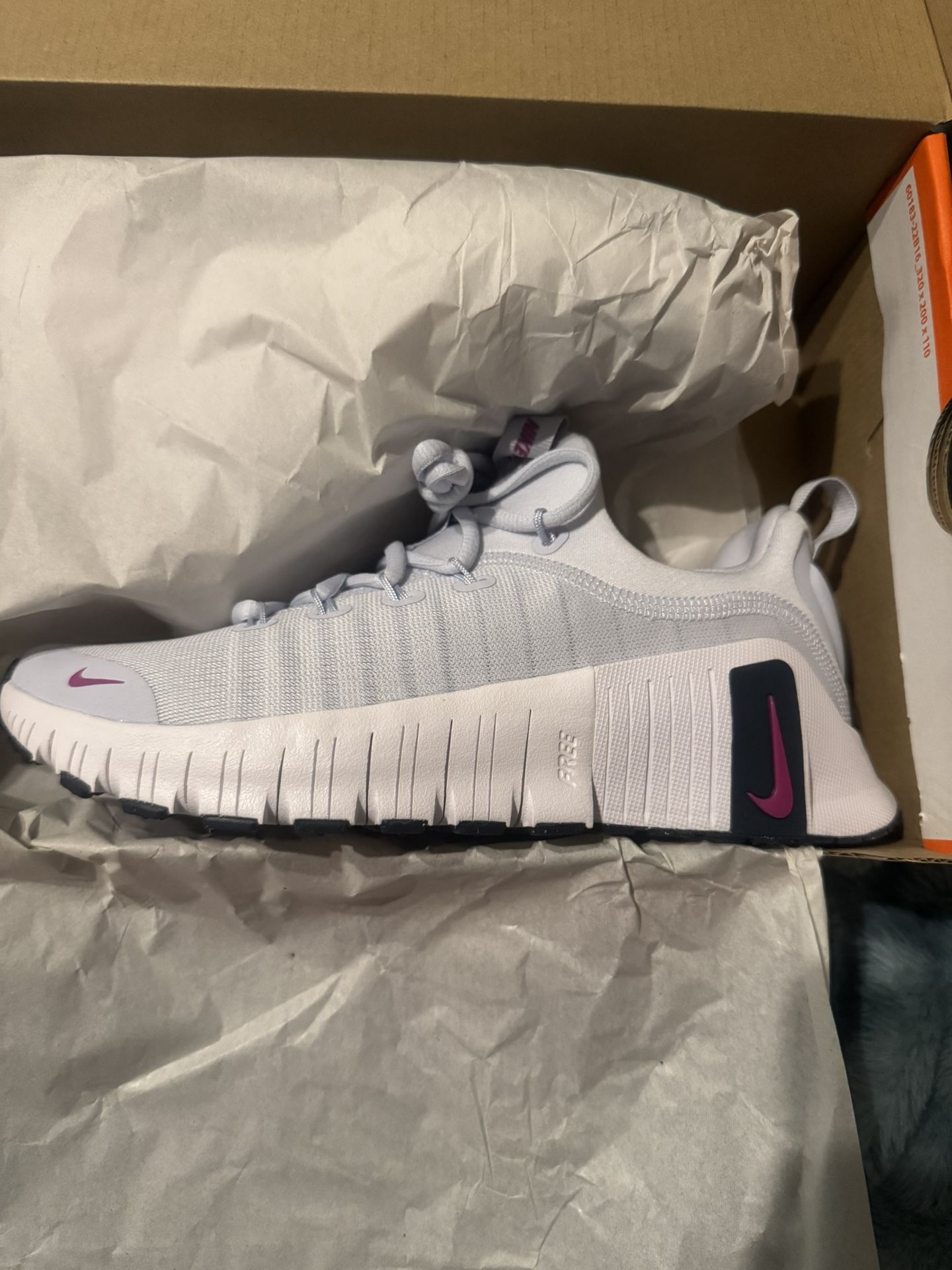 Woman’s 7.5 New $120