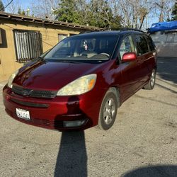 2004 Toyota Sienna