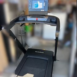 NordicTrack Elite 900 Treadmill 
