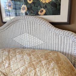 Bedroom Set, Headboard, Dresser, Mattress & Mirror