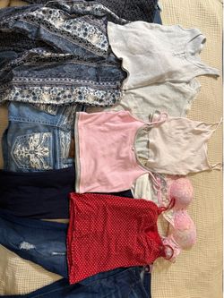 Women’s clothes size S tops & M bottom 18 pieces