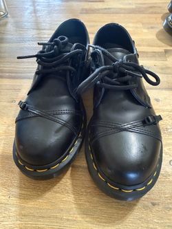 Dr Martens shoe