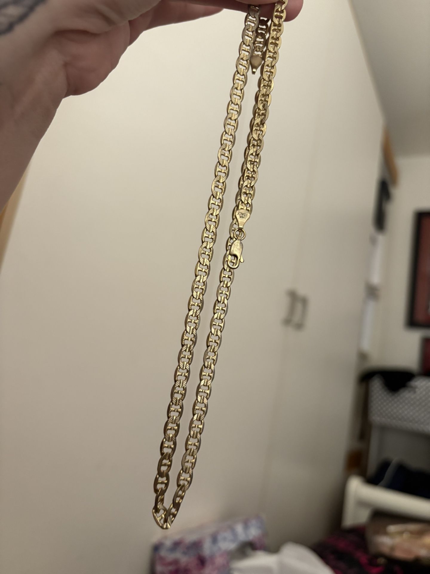 14K Italy gold chain 24in