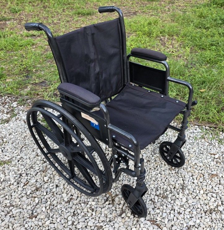 WHEELCHAIR - MEDLINE MDS806300EE Wheel Chair