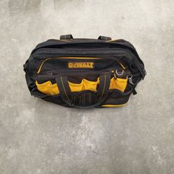 DeWalt Tool Bag Many Pockets