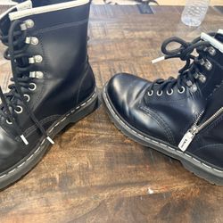 Doc Martens 1460 Zipped HDW  Women’s Size 7