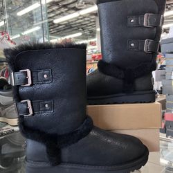 NEW UGG Skylah Black Leather Fur Lined Boots