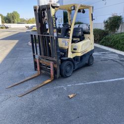 Forklift 
