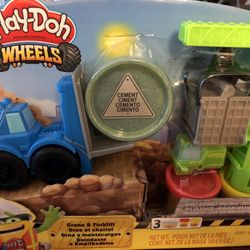 Play-Doh wheels. Crane and forklift set