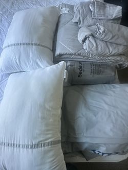 Mattress (Queen Blowup), Bedding & Blanket Combo