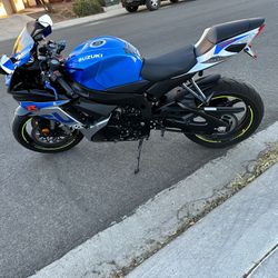 2022 Suzuki Gsxr600 Blue $11200 OBO
