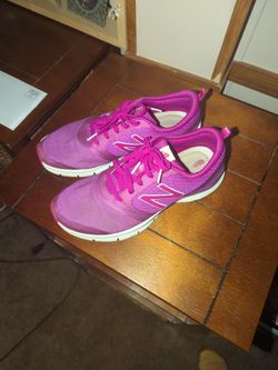 Women's New Balance Tennis Shoes Size 10