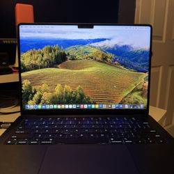 Mac Book Pro M3 18gb 