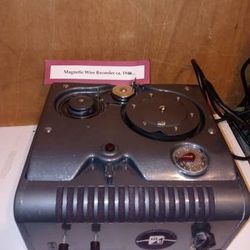 1949 wire recorder (Webster-Chicago
)