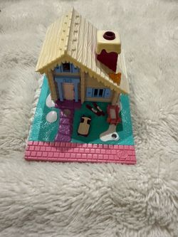 Blue bird vintage Polly Pocket Winter Snow Chalet Playset