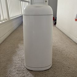 Diaper genie 