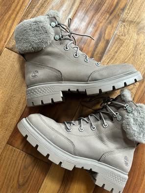 Timberland boots (W) size 9-9.5