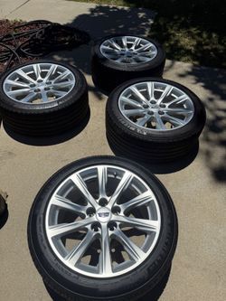 2023 Cadillac CT5 rims and tires 245/45R18