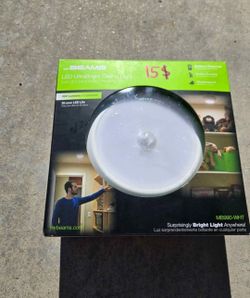 MR BEAMS 300 Lumen LED Battery Powered Motion Sensing Light MB990-WHT