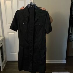 Dana Bushman Color Is Black And The Size Is 4