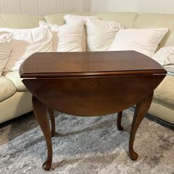 Queen Anne Style Drop-Leaf Table