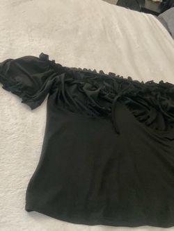 Black off the shoulder puff sleeve tie front top 2xl