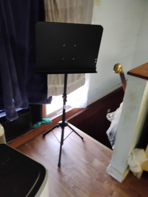 Music Conductor Stands. Xl # 3 Total