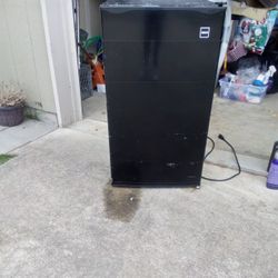 Nice Working Mini Fridge RCA