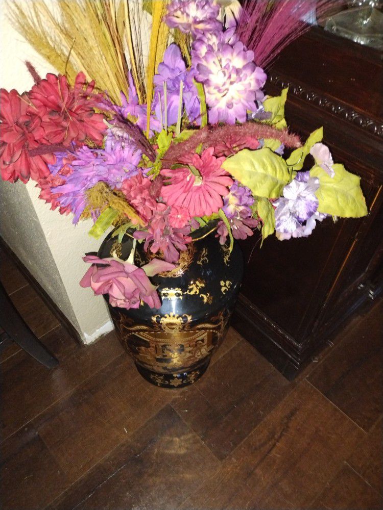 Hey Beautiful Black And Golden Orient Vase