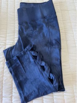Lane Bryan capri leggings