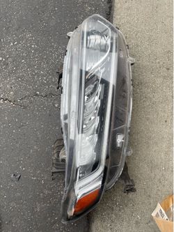 Honda Accord Headlight (Passenger Side Only)