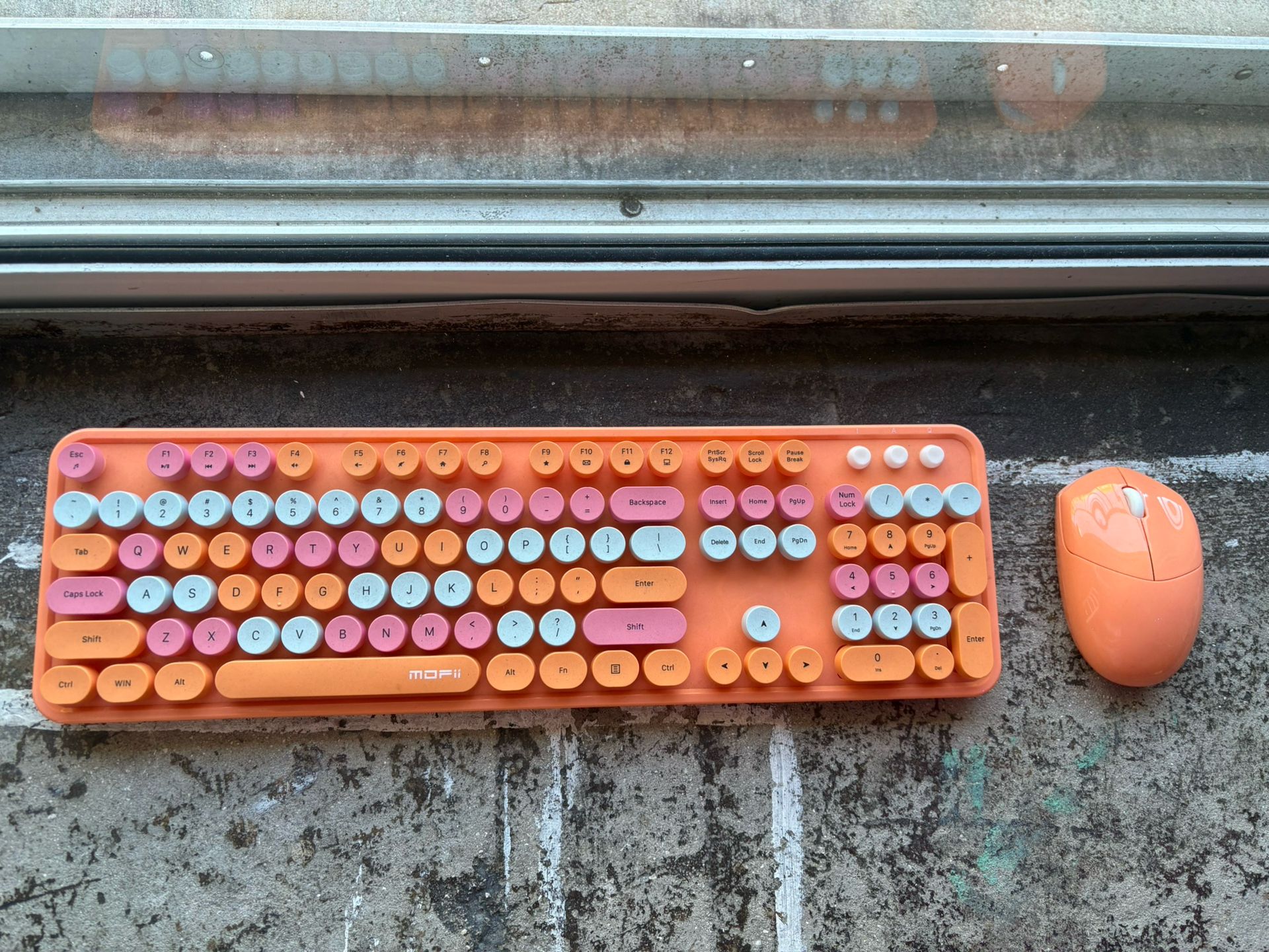 MOFii Retro Wireless Keyboard & Mouse Set