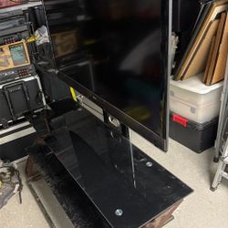 LG Multi Zone LCD Tv With Stand  & Sony Multi Zone VCR Working Good 