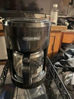 10 cup coffee maker by Procter silex works great clean don’t need 10 dollars firm
