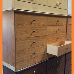 Dresser / Eight drawers dresser