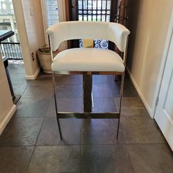 MODREST Bar Stool. 